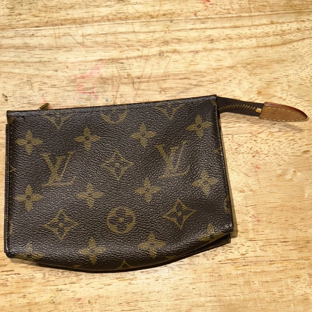 Louis Vuitton Black and Brown Monogram Wristlet PRE-OWNED. - Picture 2 of 7